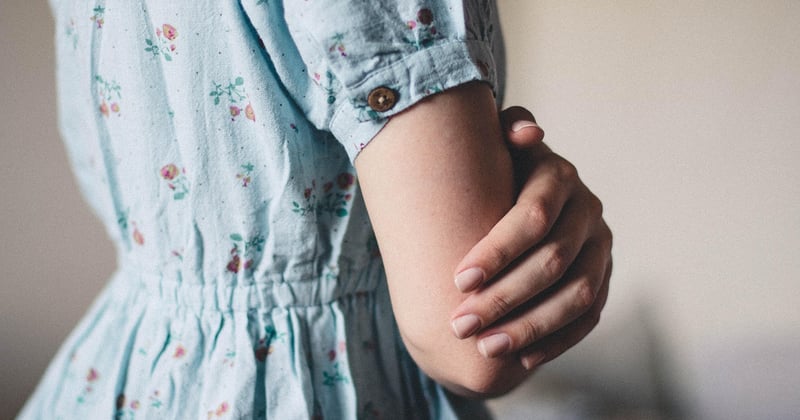 La mode féminine à l'ère numérique : comment les tendances se réinventent en ligne